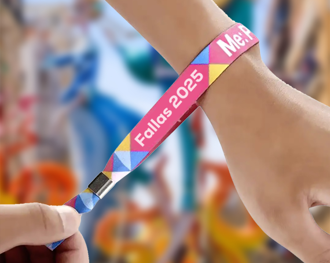 Pulseras personalizadas para Fallas: imprescindibles para cualquier comisión fallera