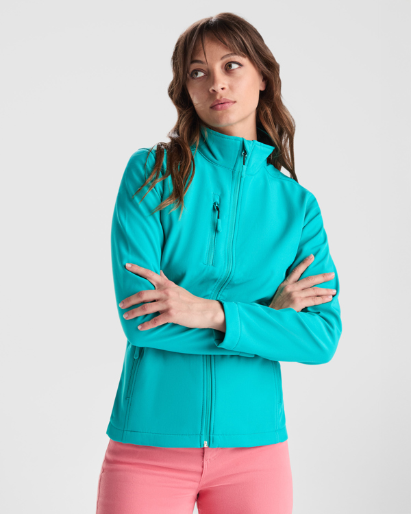 NEBRASKA WOMAN 6437 Roly